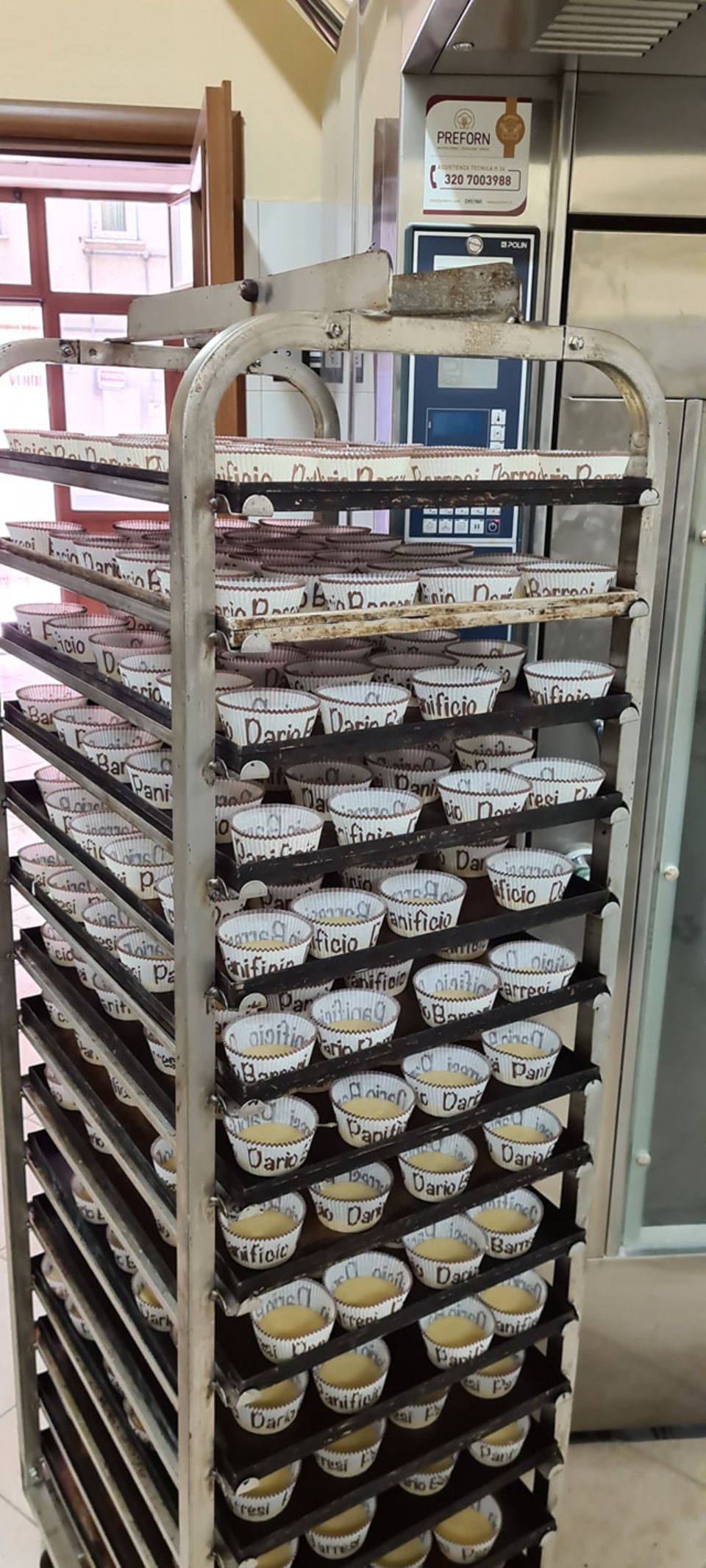 assortimento di tortine tradizionali da cuocere