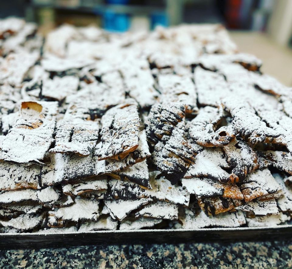 dolcetti tipici locali artigianali al cioccolato