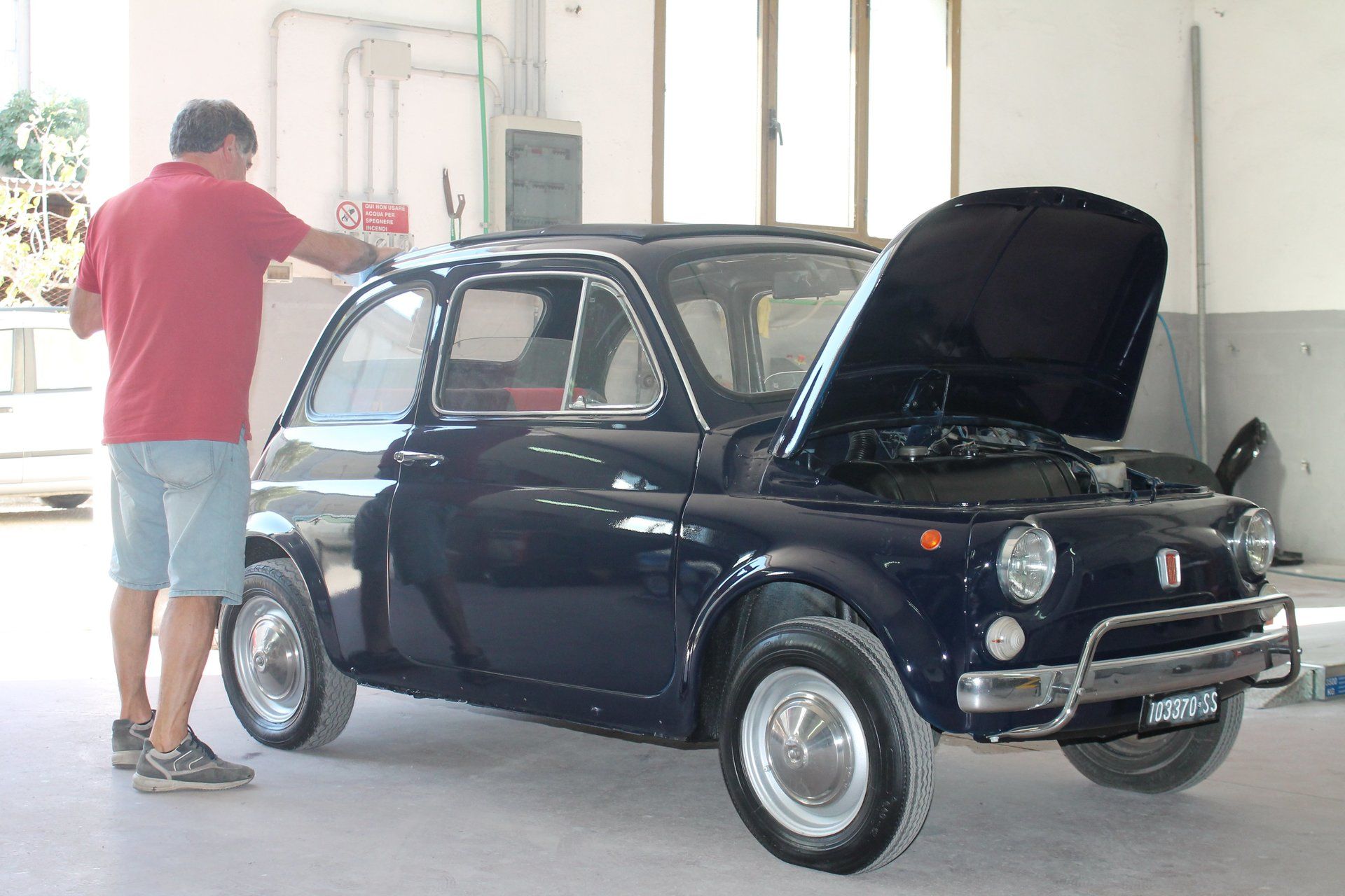 una 500 d'epoca dal carrozziere