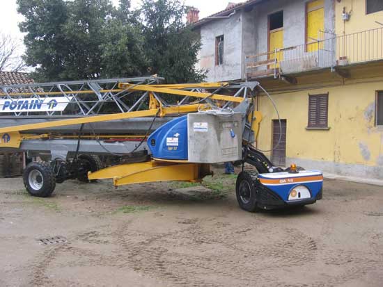 gru automontante su mezzo