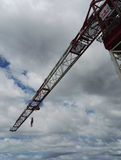 gru automontanti durante i lavori