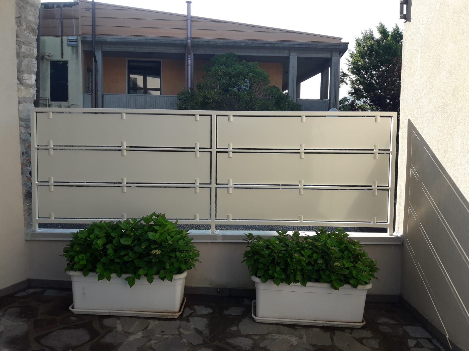 Cancello con lamiera pinzata