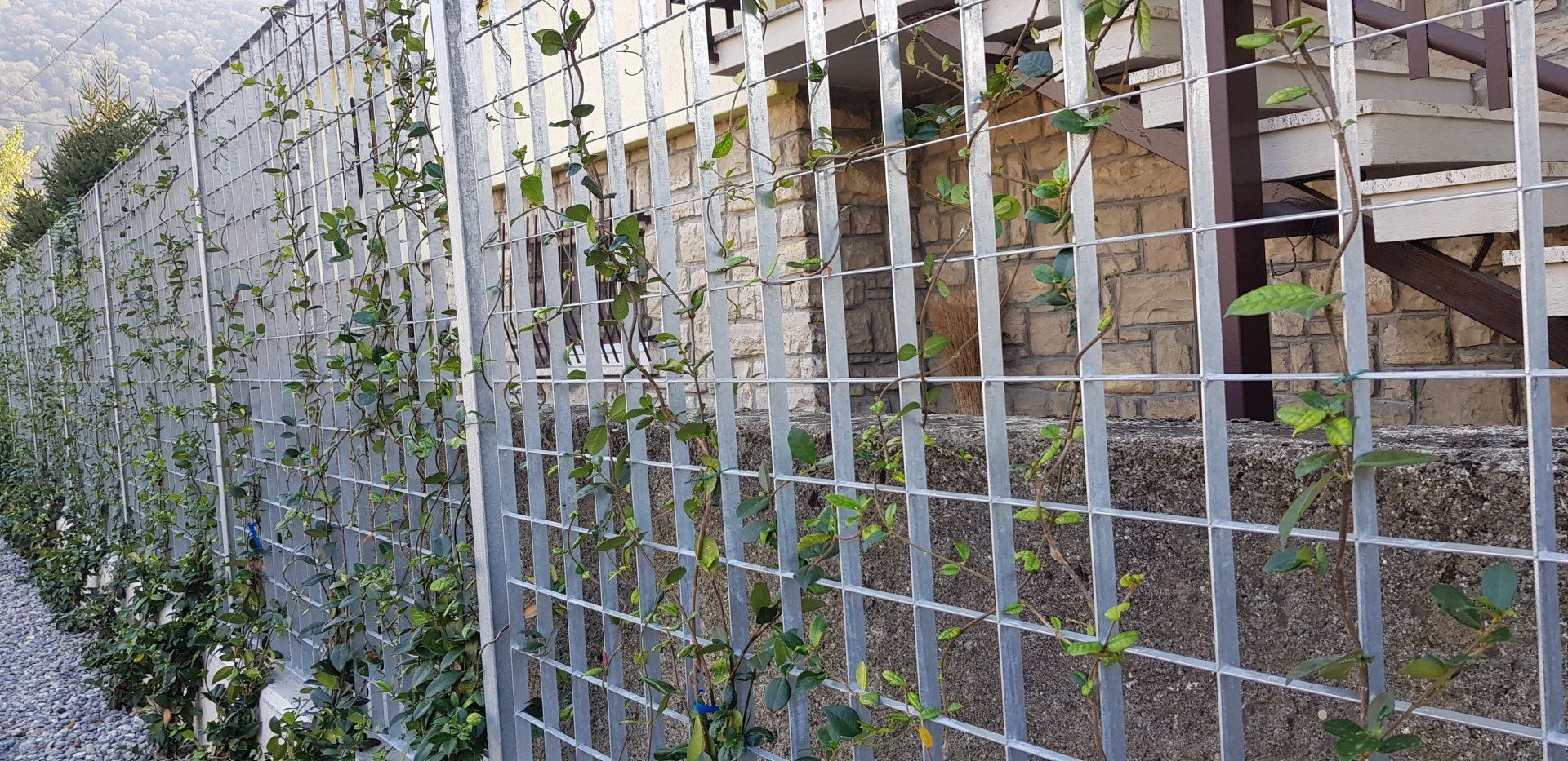 Recinzione in grigliato, particolare