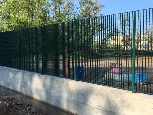 Recinzione in grigliato, colore verde