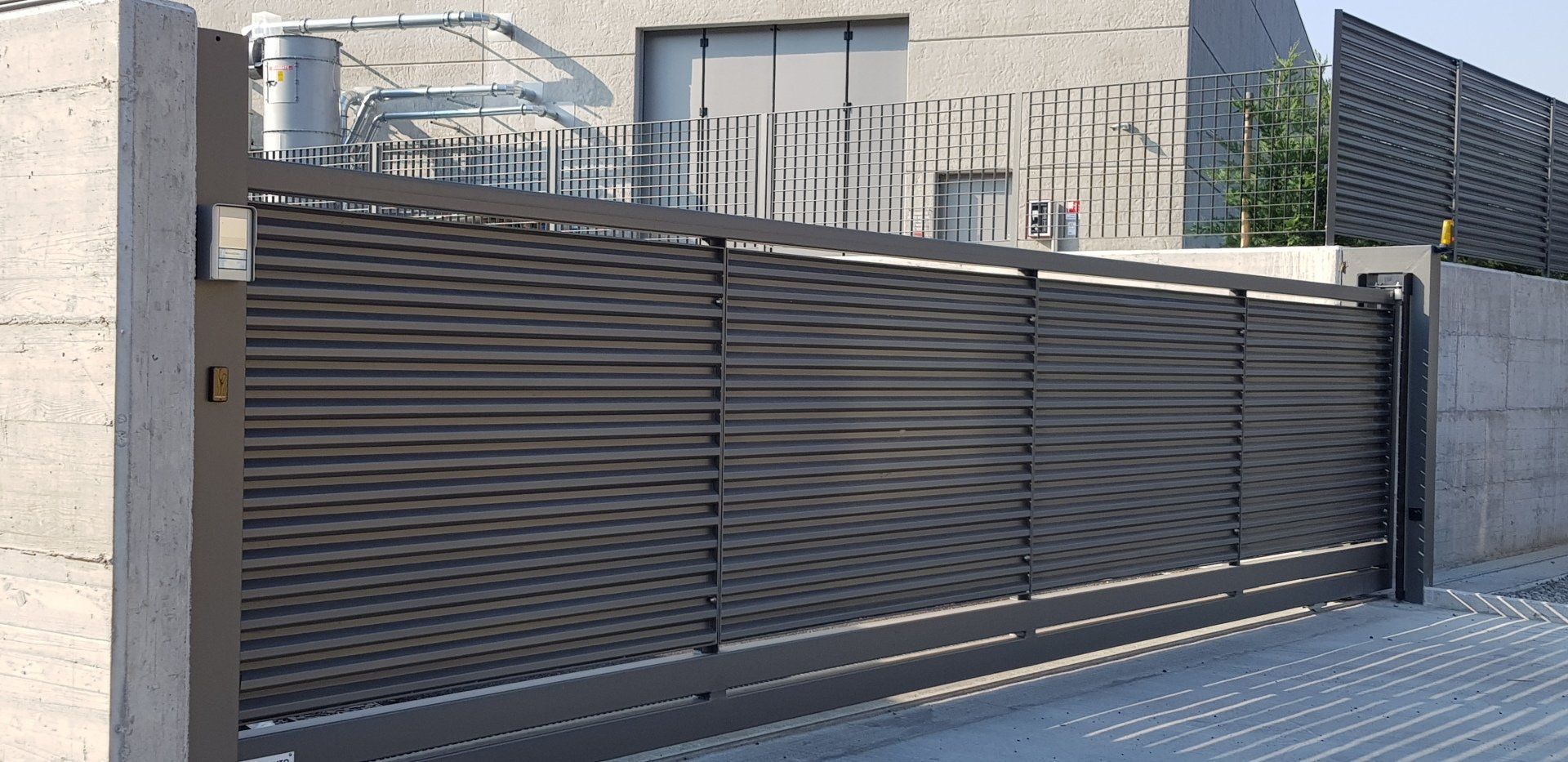 Produzione Di Cancelli Corte Franca Brescia O M C F Griglie produzione-di-cancelli-corte-franca-brescia-o-m-c-f-griglie