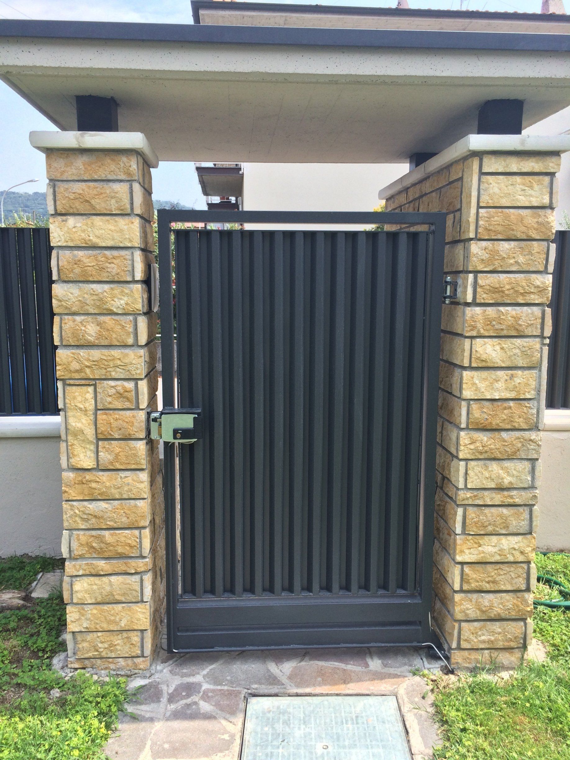 Cancelletto modello sistema a doghe verticali