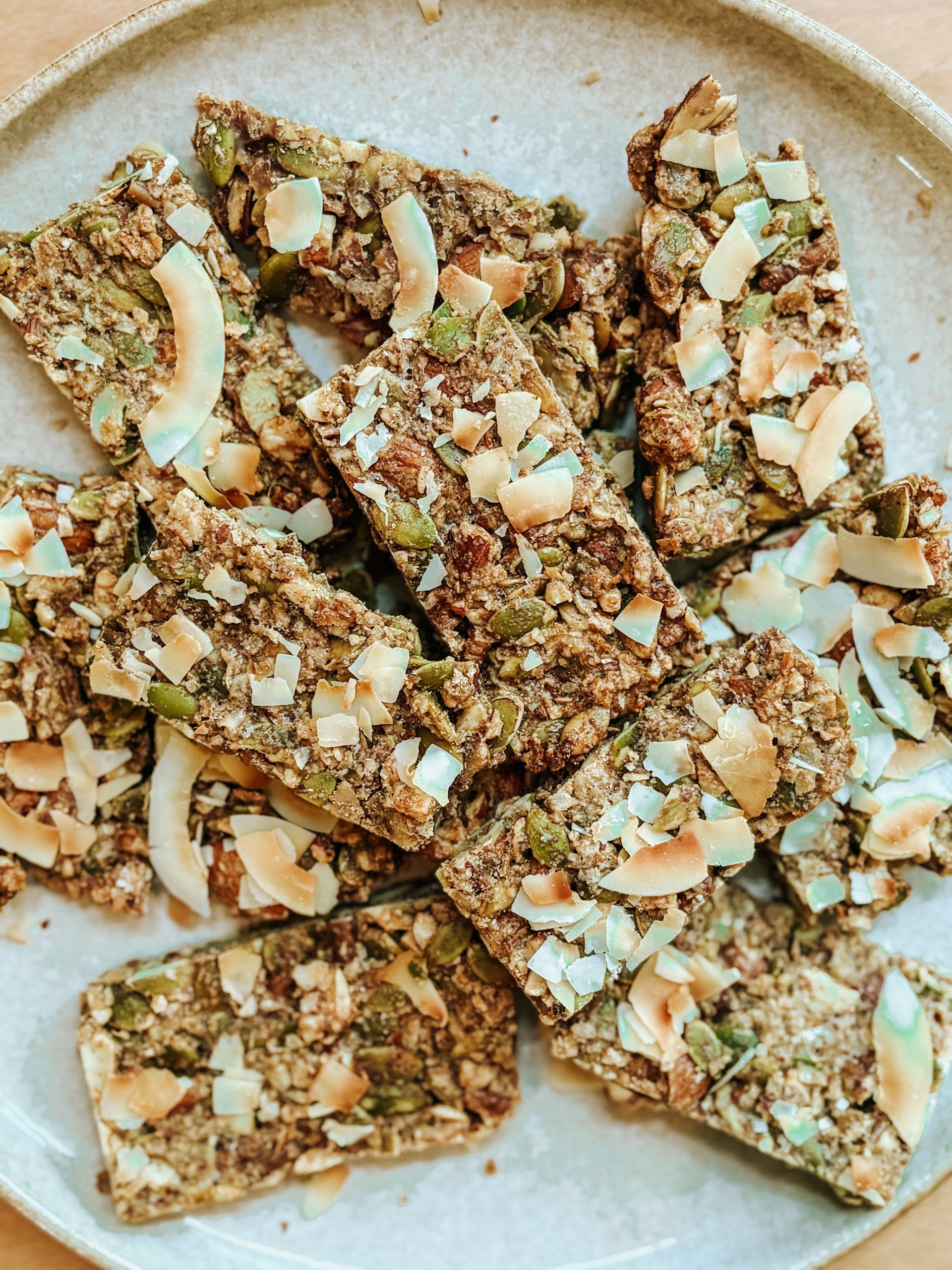 sugar-free muesli bars, gluten-free desserts, home-made nut bar,  keto desserts,