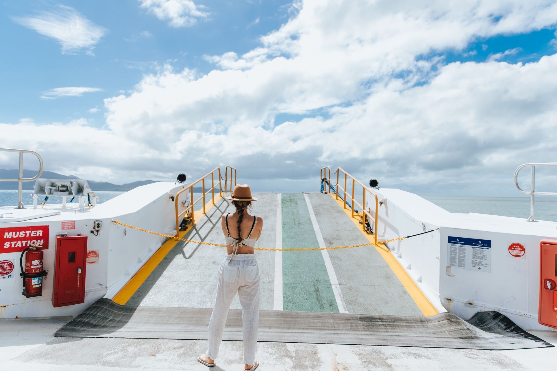 Magnetic island, Townsville, sunferries magnetic island, girl boat, sunferries Townsville. 