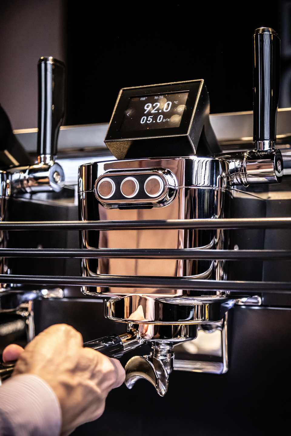 macchina da caffè professionale con display digitale