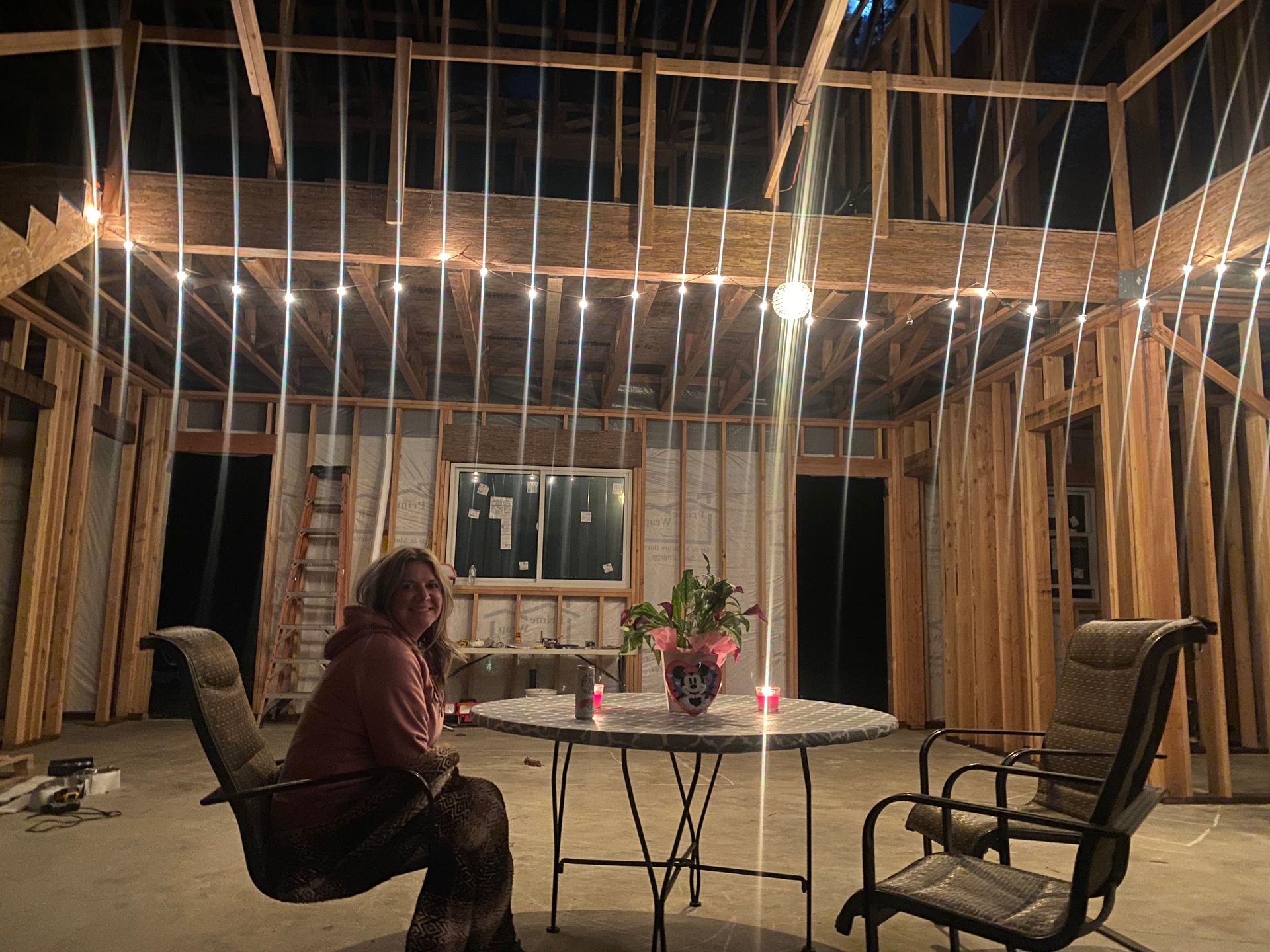 Cori Everett enjoying a romantic night with Chris in their new home.