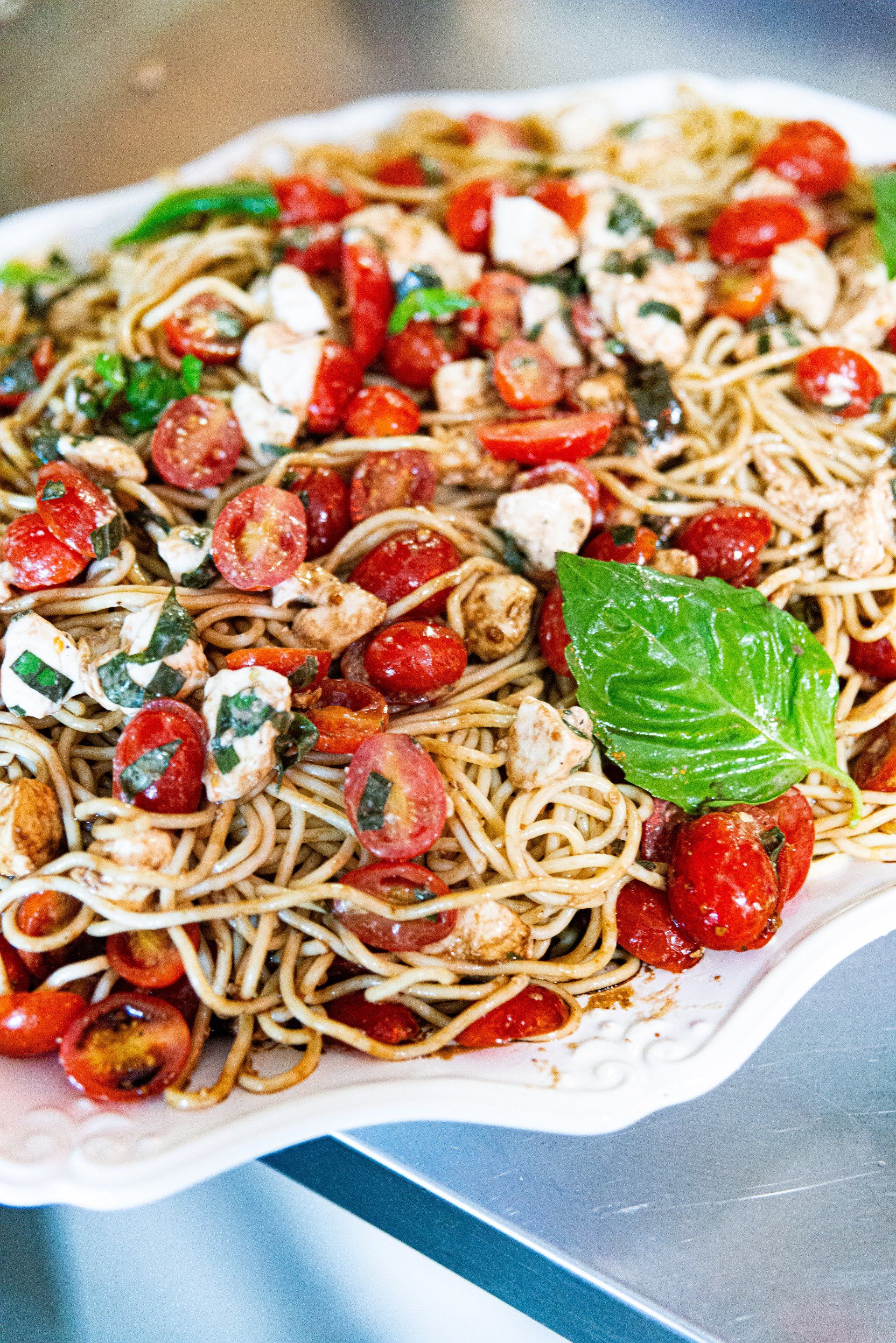 Savory chicken wings fried to crunchy perfection, seasoned with parmesan , chives, and green onion for a flavorful dish.