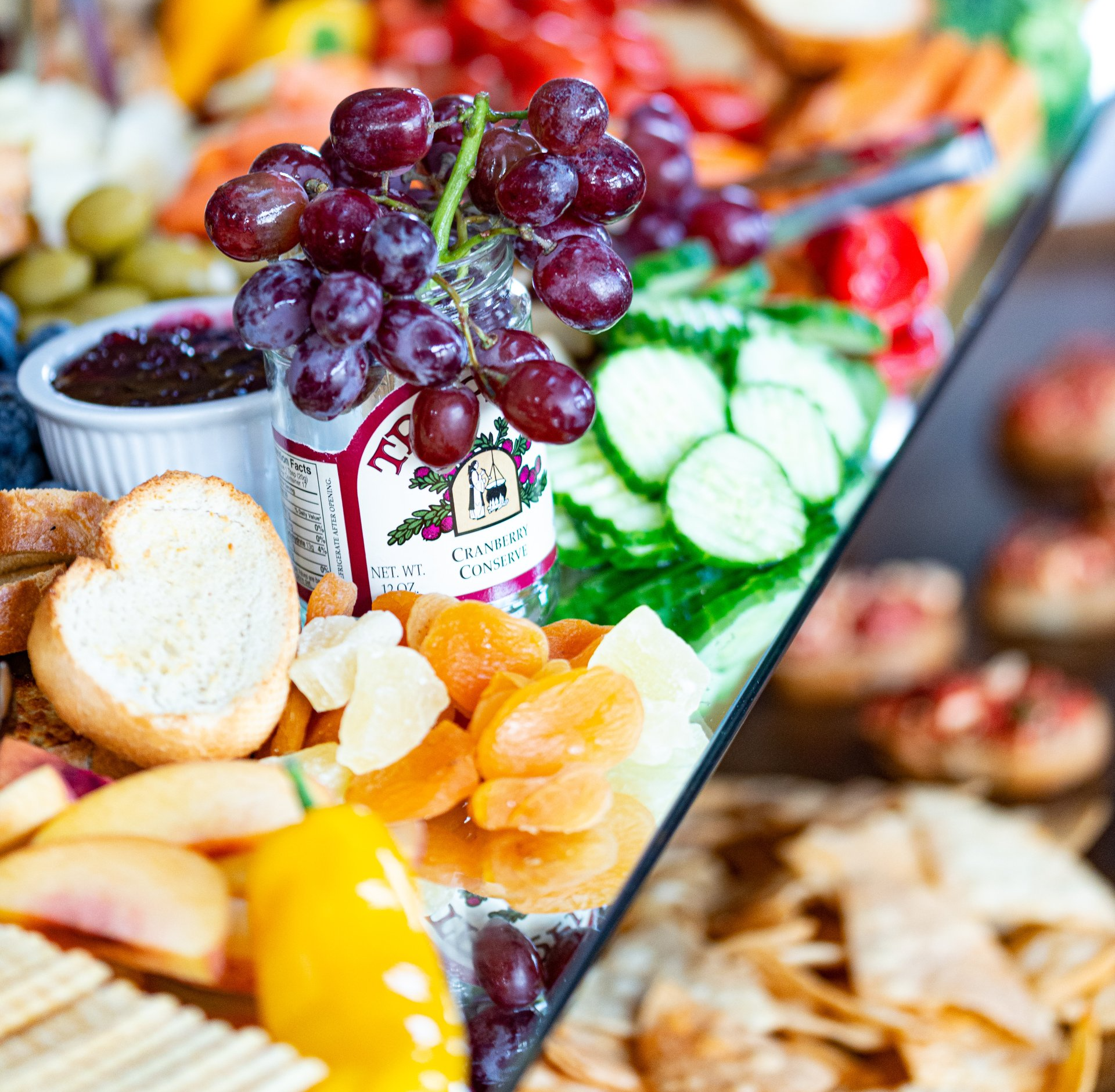 Savory chicken wings fried to crunchy perfection, seasoned with parmesan , chives, and green onion for a flavorful dish.