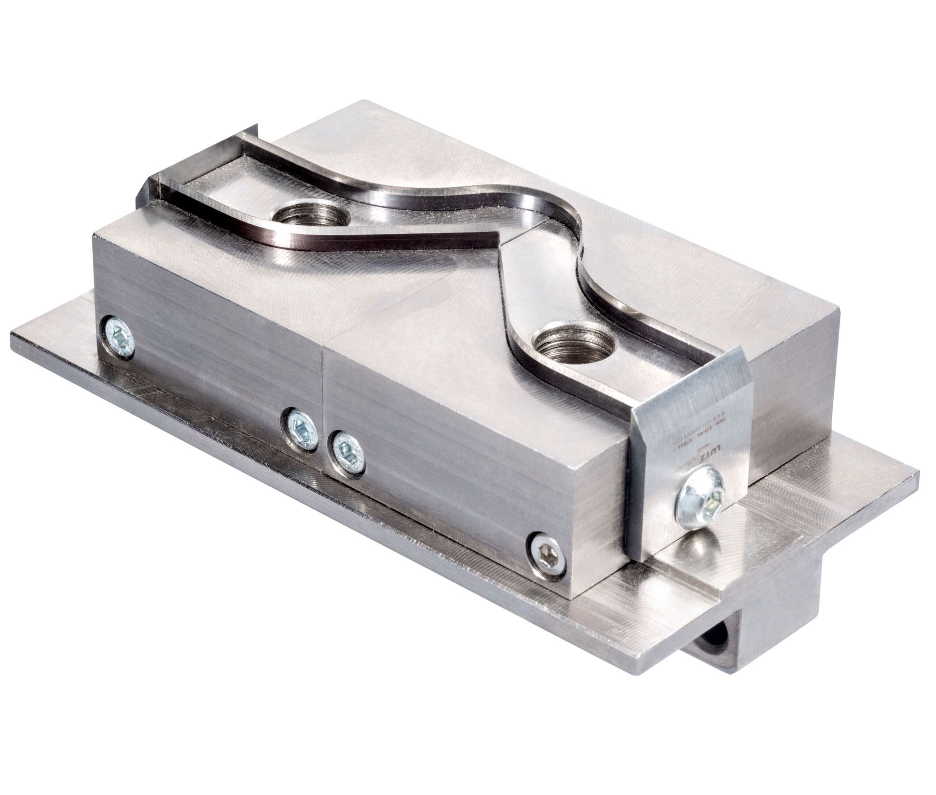 Plantilla metálica con canal curvo y agujeros roscados, utilizada para procesos de fabricación.