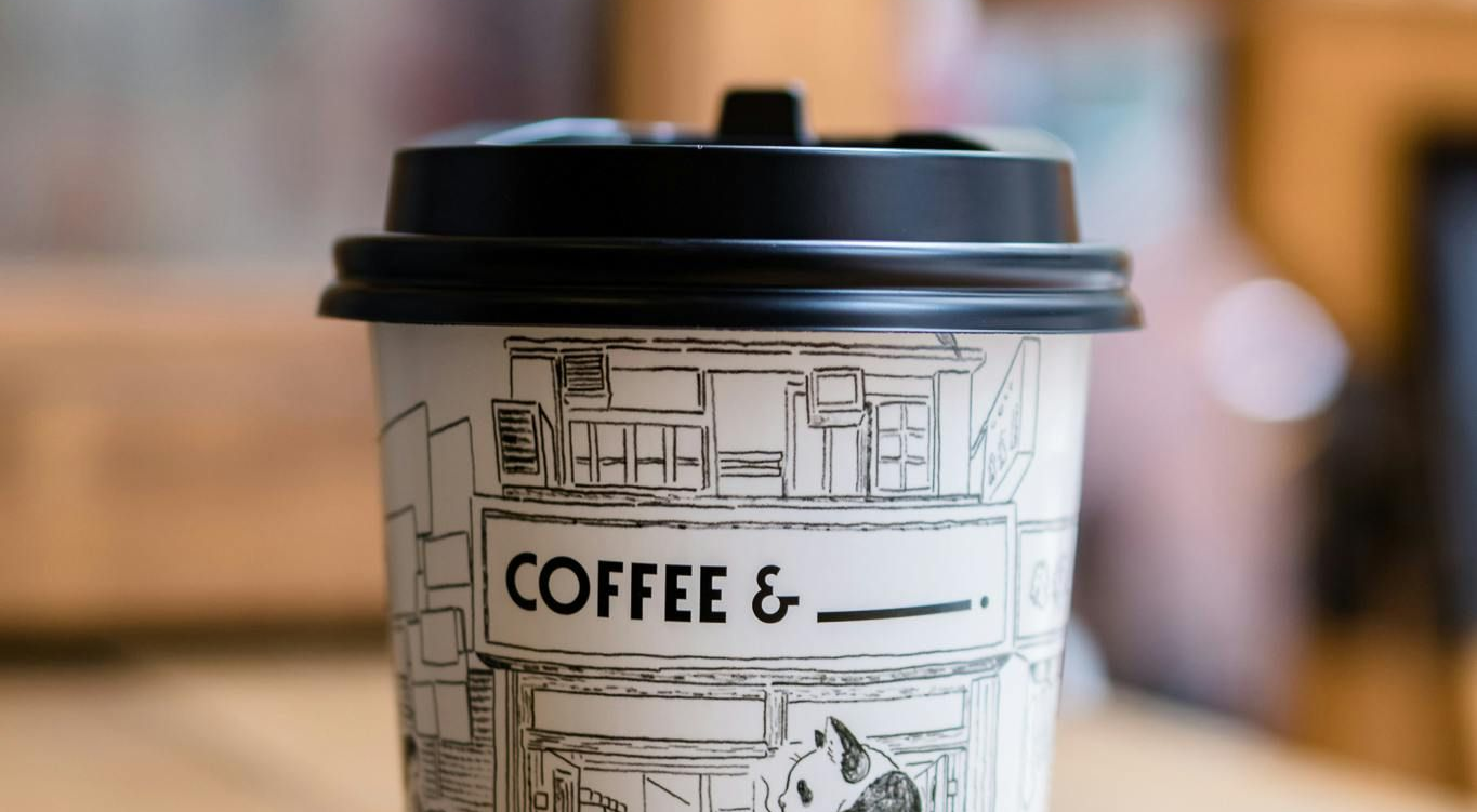 A bakery filled with lots of bread and pastries.