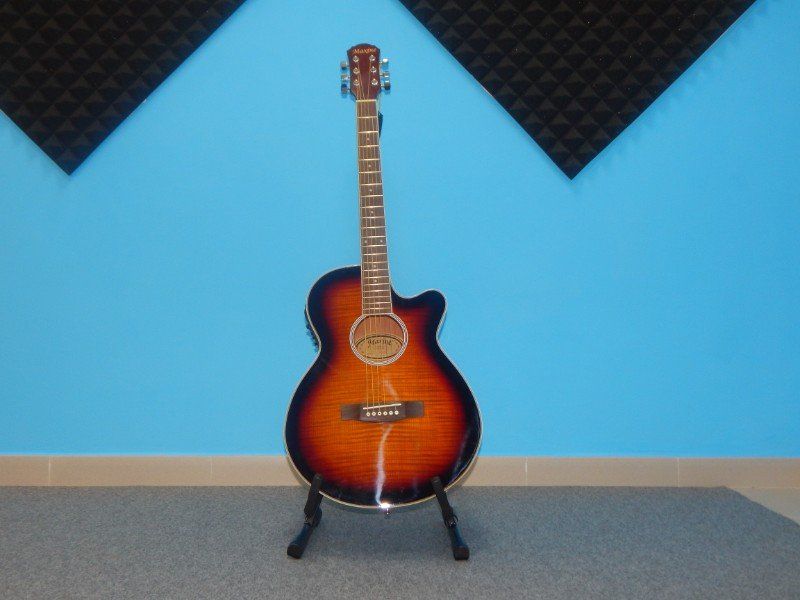 chitarra acustica legno scuro