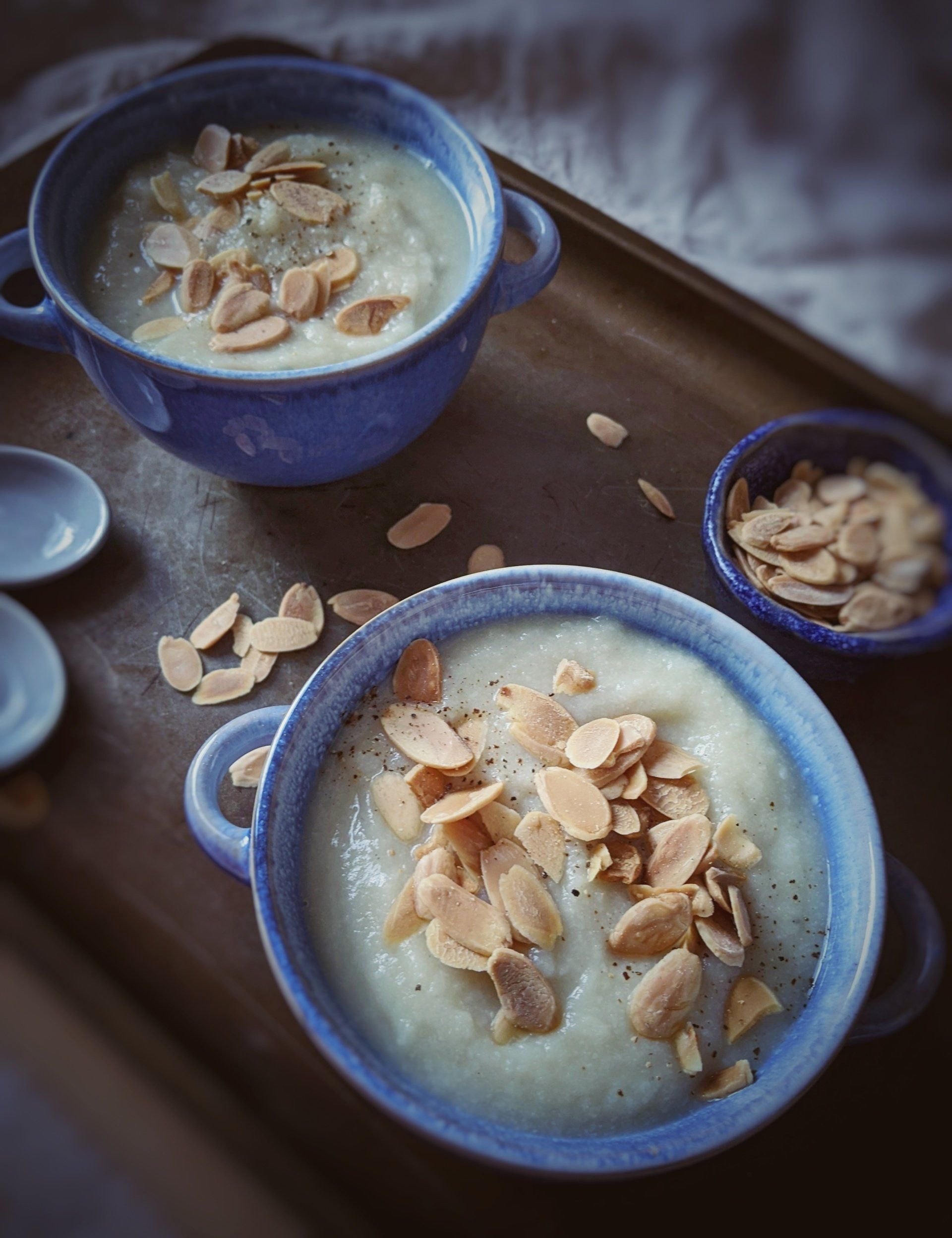 Cauliflower Soup with Roasted Almond Flakes