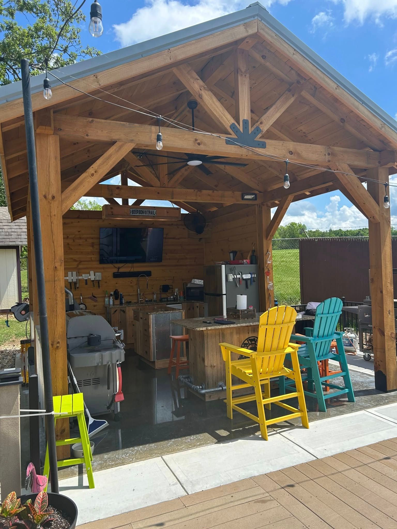 Bar Seating & Lounge Areas