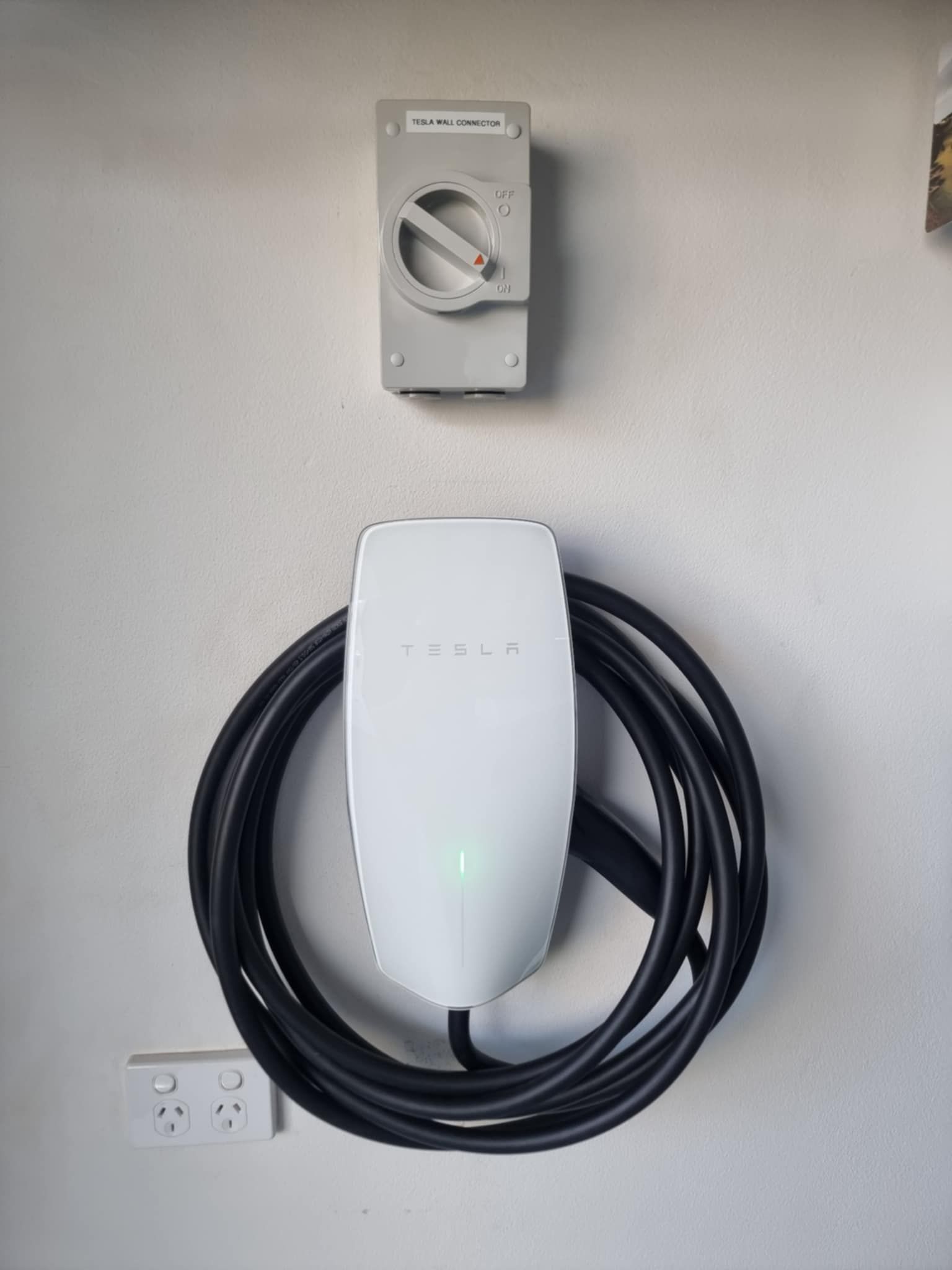 Electric vehicle charger