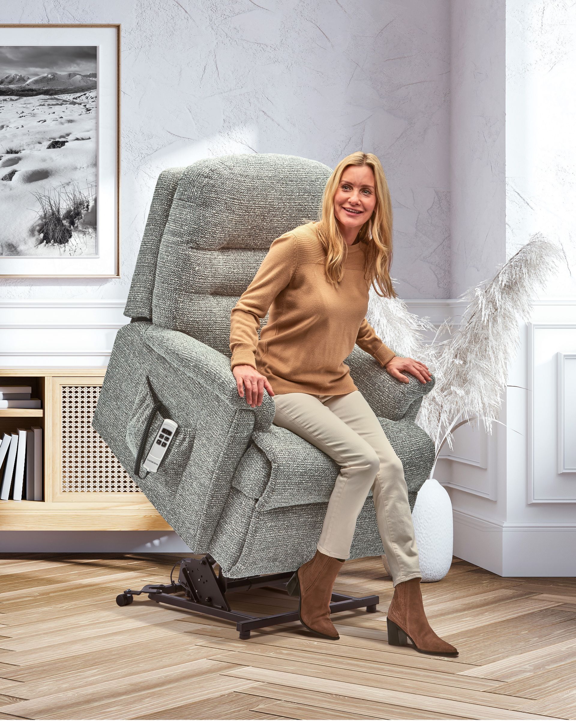 CHAIRS AND RECLINERS