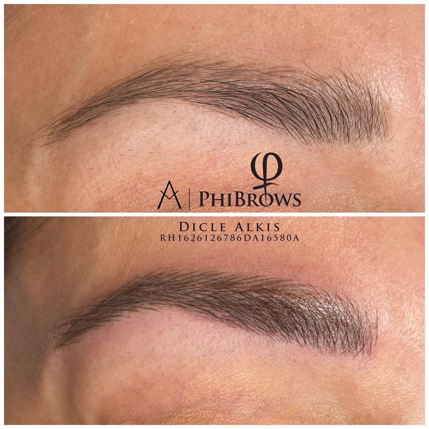 Ein Vorher-Nachher-Foto der Augenbrauen einer Frau.