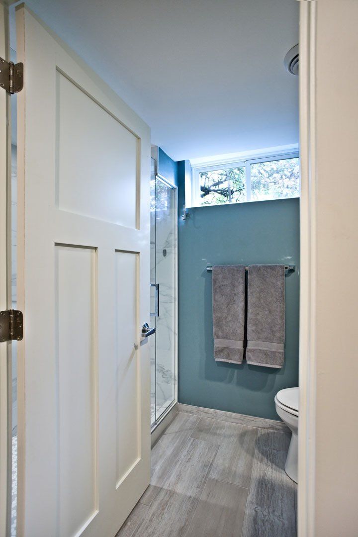 Bathroom & Towels — St. Paul, MN — APEX Design Build