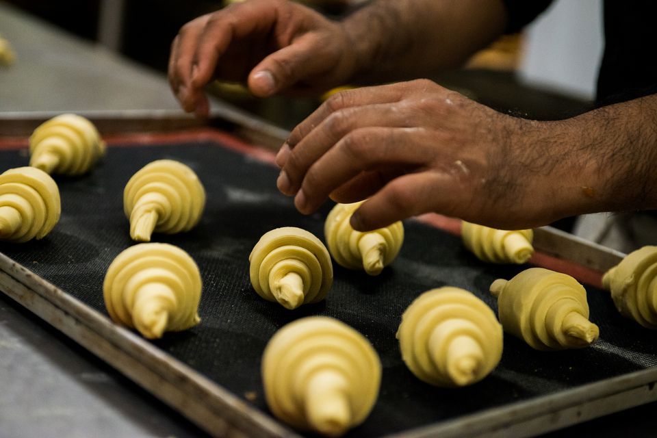 preparazione di croissant