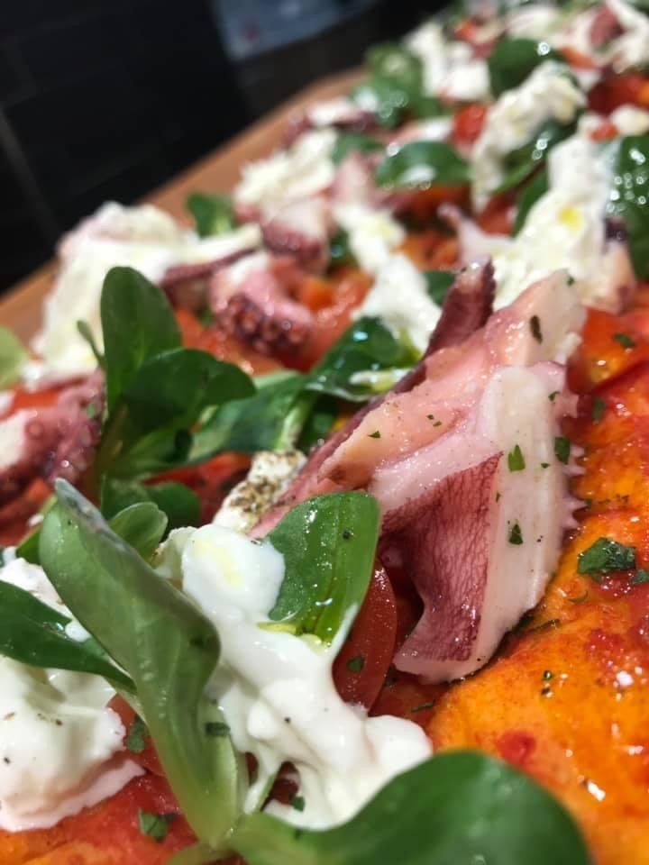 pizza romana con salume