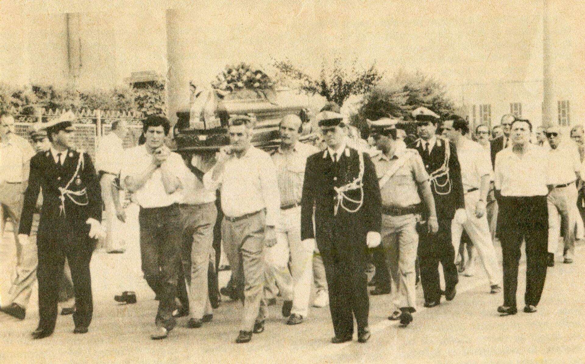 Foto storica di un corteo funebre