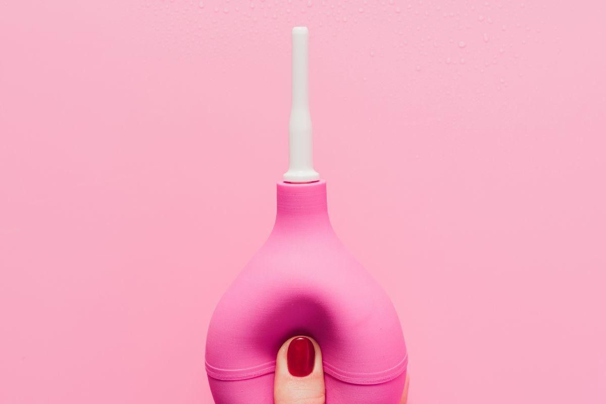 Sabia que a ducha vaginal não é necessária?