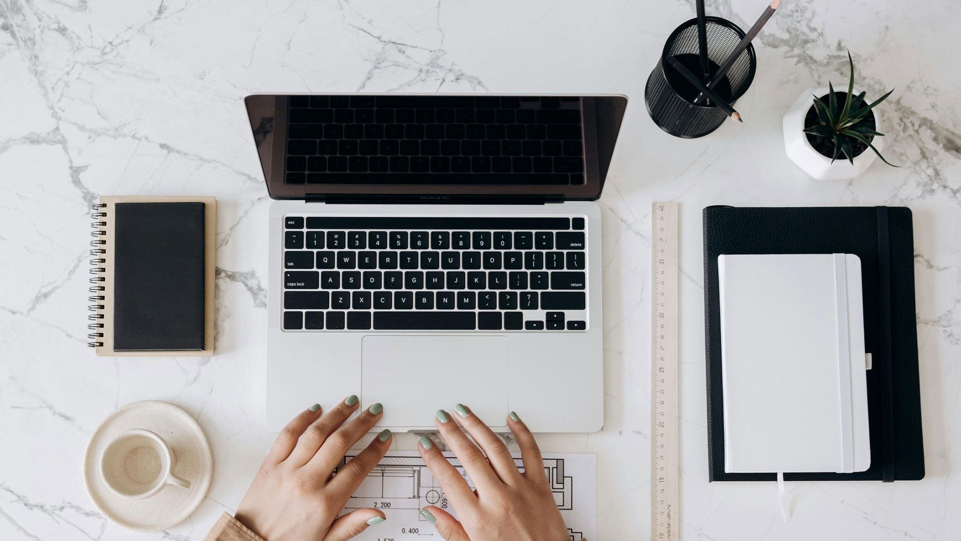 job search strategy for success - have a clean work area and treat your search like a job