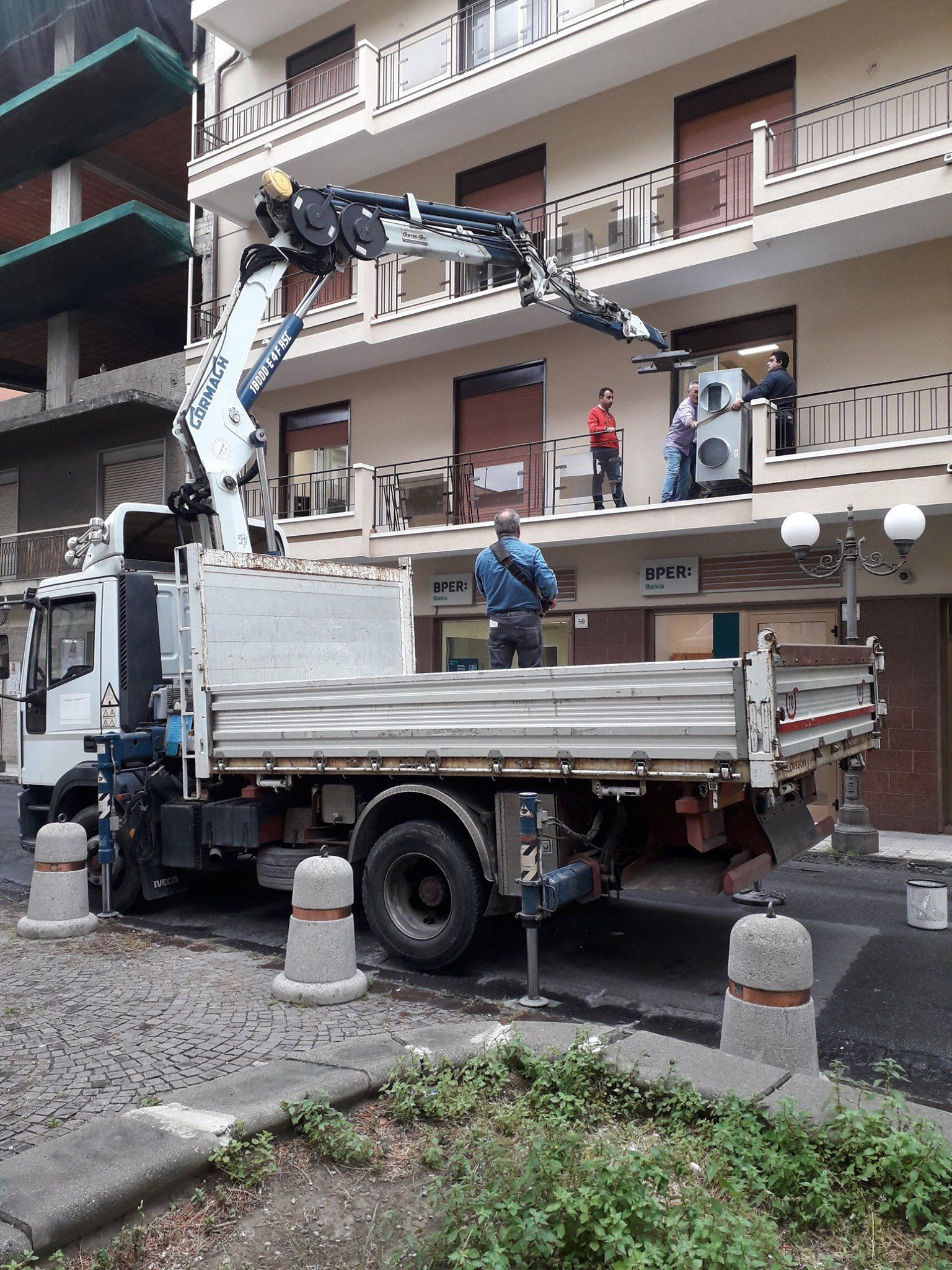 Gru scarico su balcone