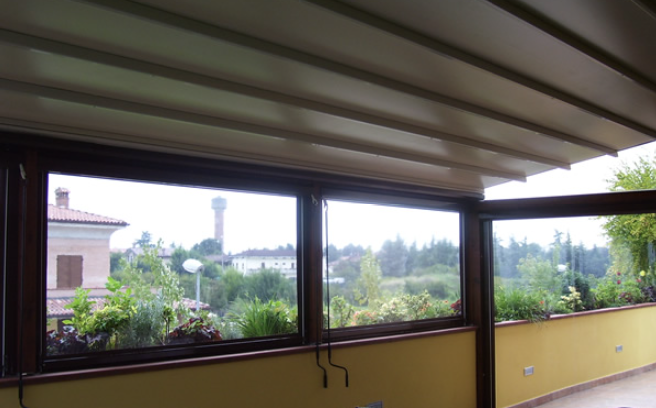 particolare finestra in PVC