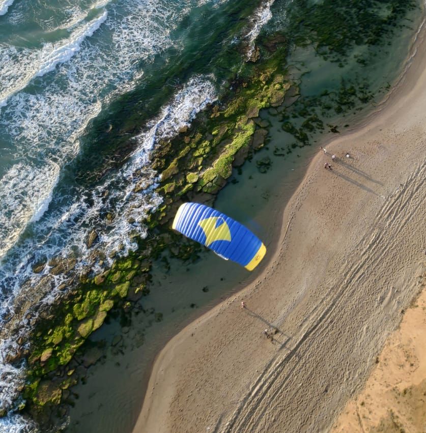 טרקטורון מעופף מעל חוף הים חוויה בלתי נשכחת