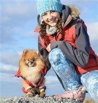pomeranian-with-young-girl