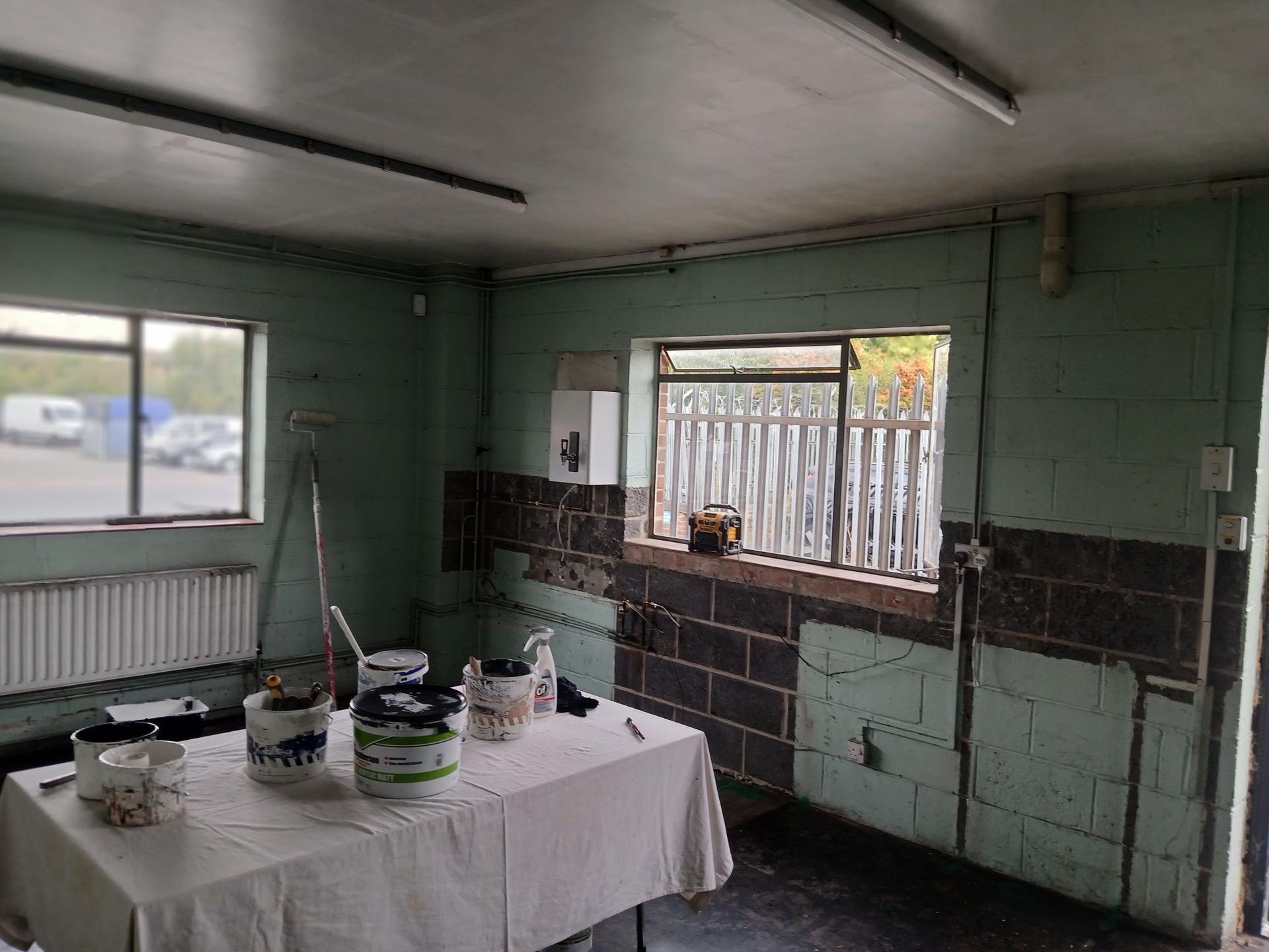 We can provide end of tenancy decorating