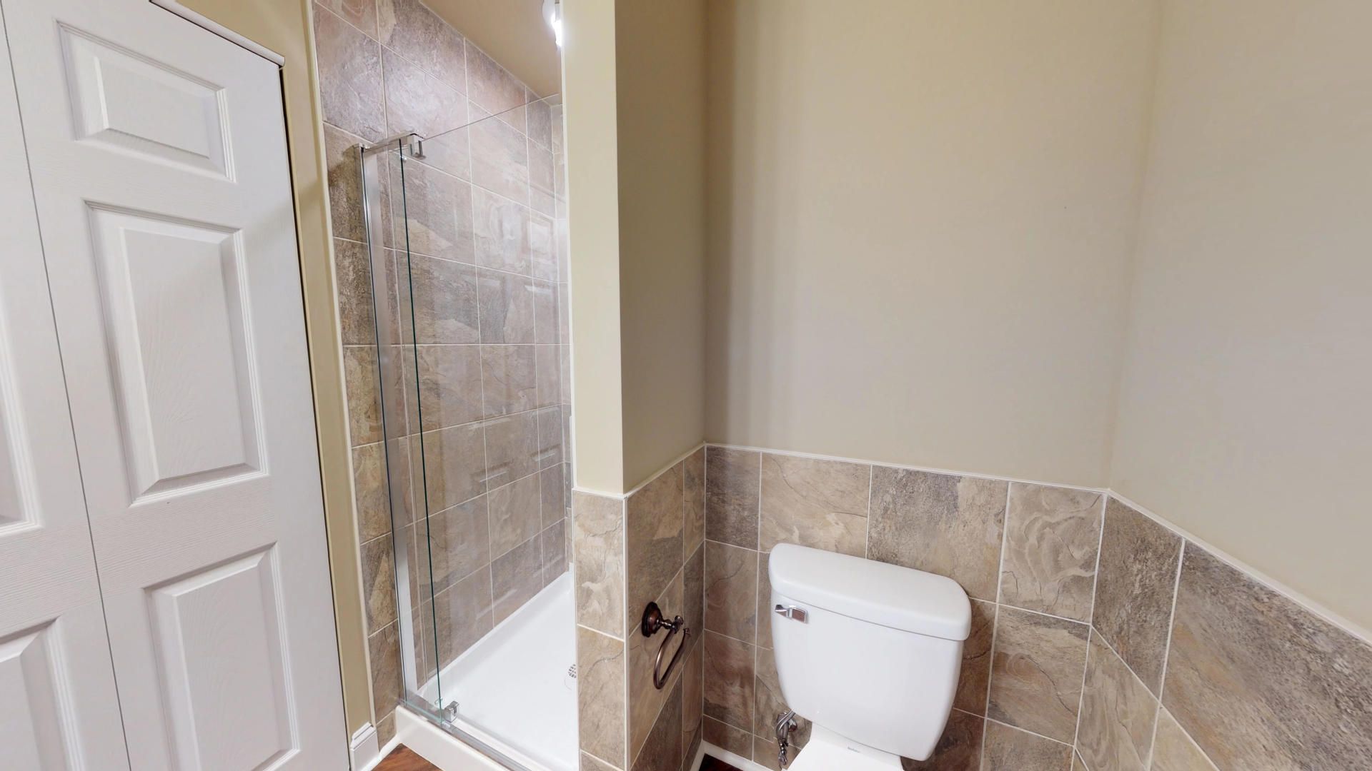 3 Bed 3 Bath 1st Floor Alexander Estates Bathroom