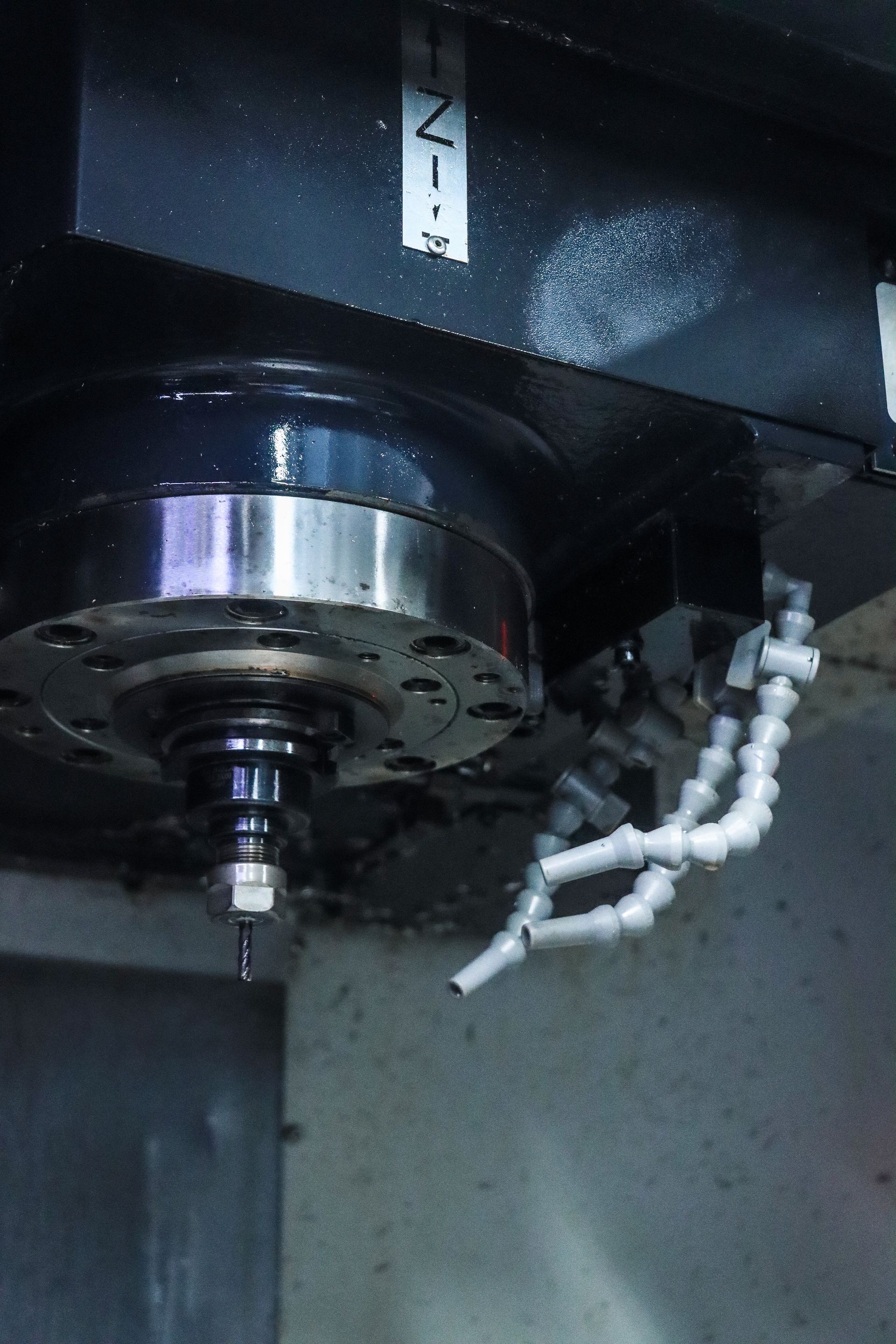 A close up of a machine with the letters n and i on it