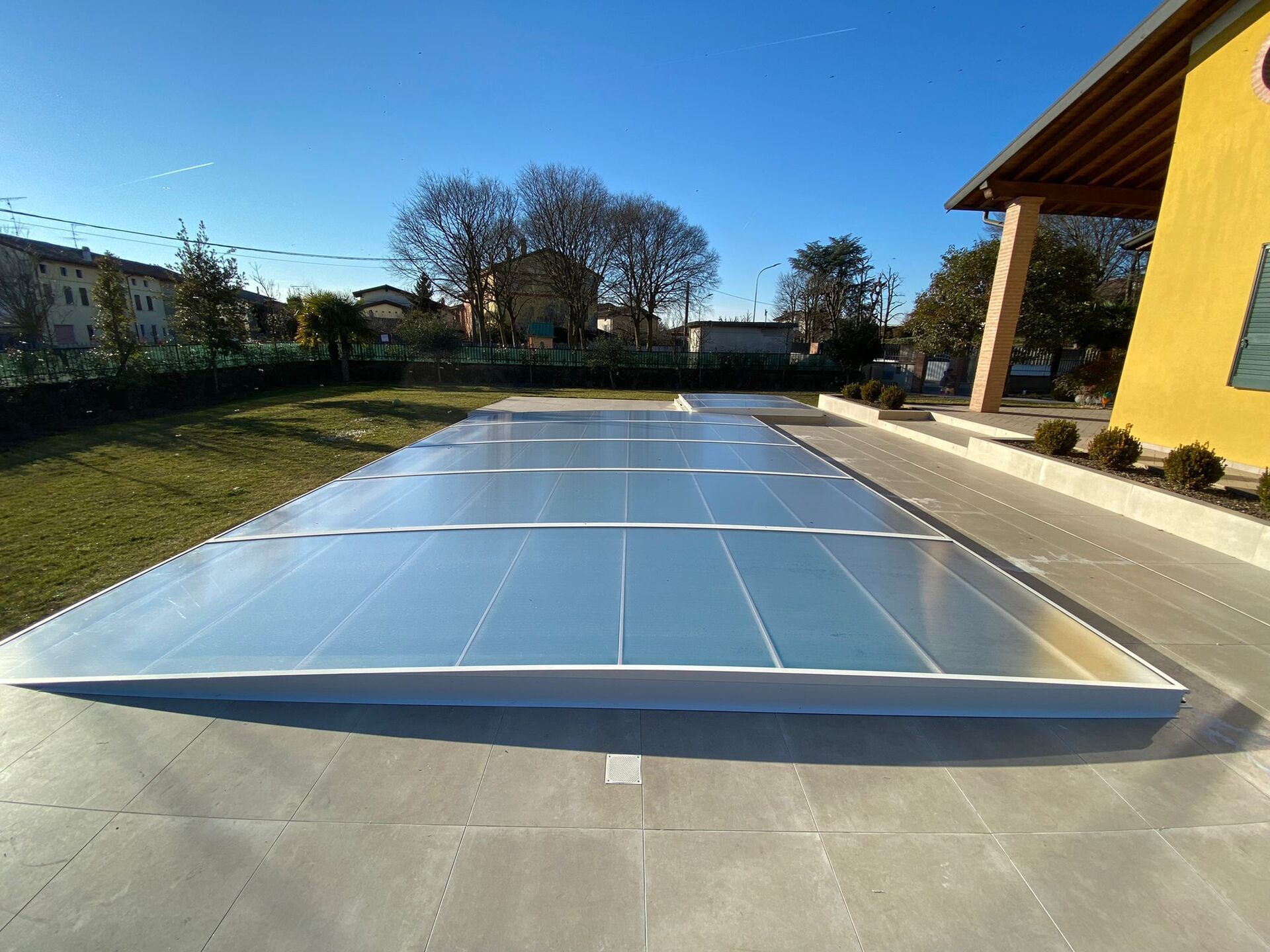 Linea Easy Amovibile: tapparelle per copertura piscine