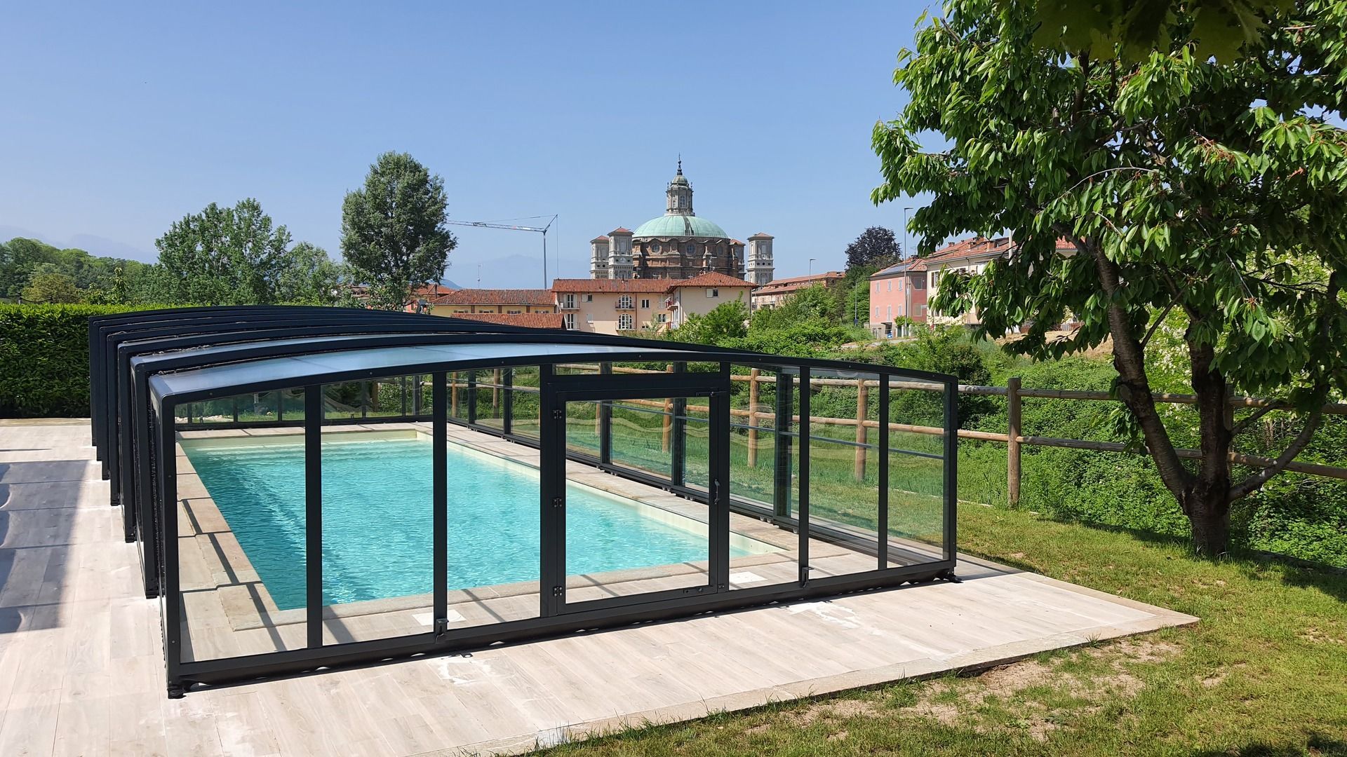Coperture per piscine rigide cosa sono e a cosa servono