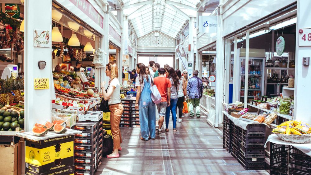 This market stands as a testament to Rome's true culinary heritage, providing a unique opportunity to engage with local cuisine without compromising the joy of shopping.
For a full-day tasting experience, relish the best of both worlds—explore the market and indulge in a sumptuous lunch at one of the city's finest local restaurants, featuring authentic Roman specialties. This gastronomic adventure concludes with a delightful treat: the best gelato Rome has to offer awaits you!