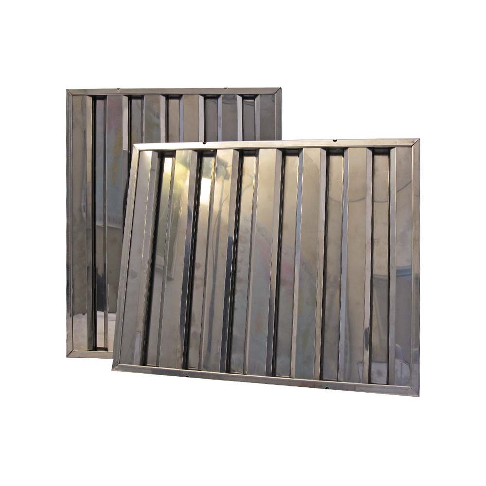 un grande magazzino pieno di molti scaffali .