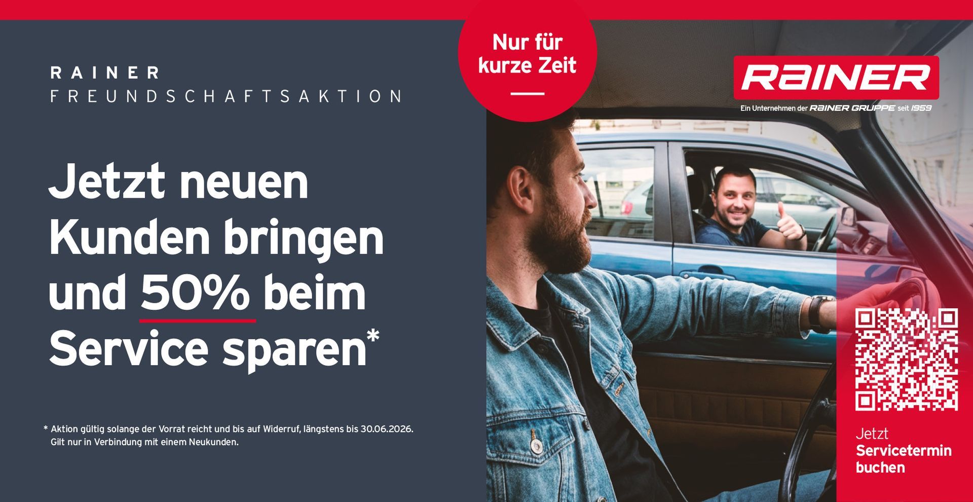 Eine Anzeige für Rainer-Autohäuser mit zwei Personen in einem Auto, die für einen Empfehlungsrabatt wirbt.