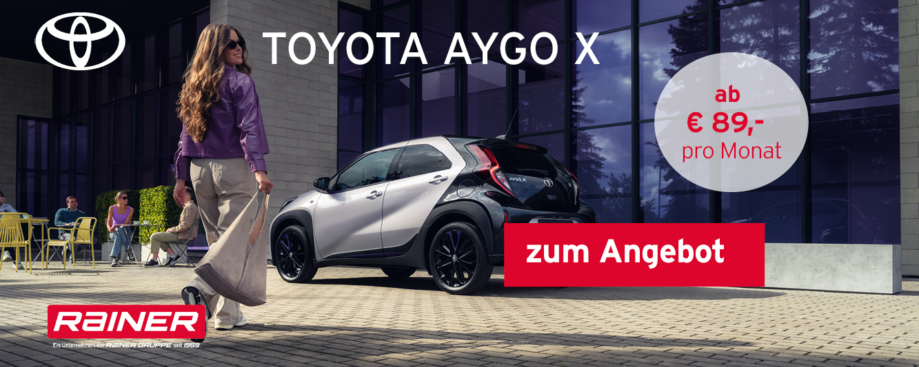 Einladung zur Markteinführung des Mazda CX-6e mit schwarzem Wagen, Datum und Uhrzeit auf dunklem Hintergrund