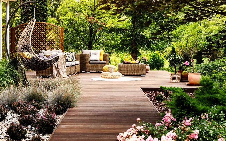 Beautiful washed oak floor terrace and garden area