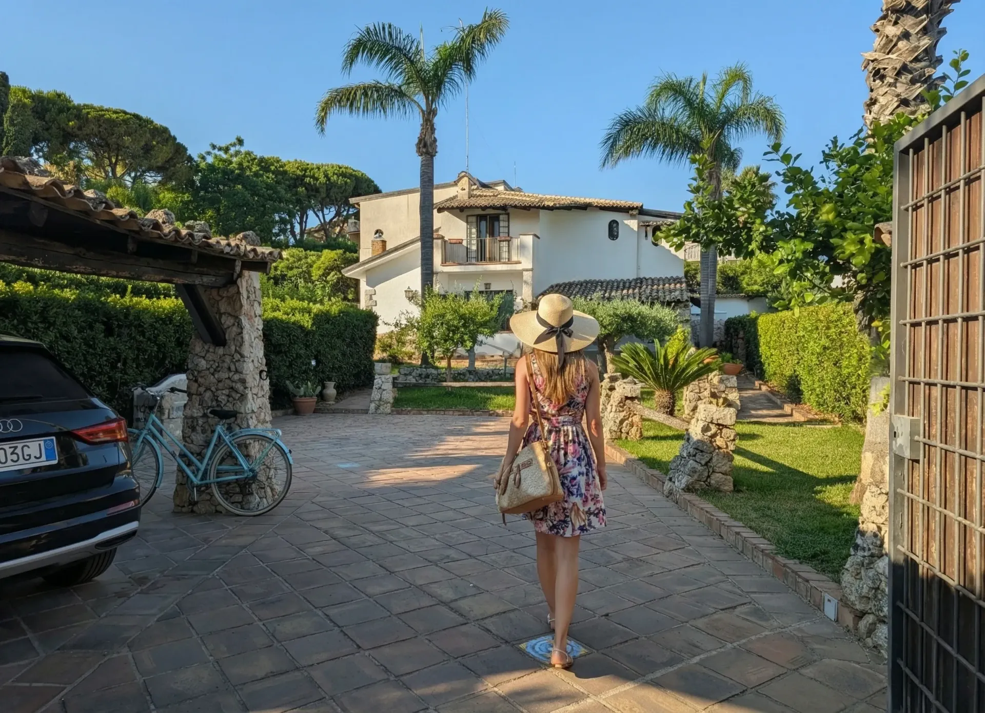 Villa esclusiva con giardino mediterraneo, palme e parcheggio privato a Siracusa, Azure bay chic villa by Exclusive Home