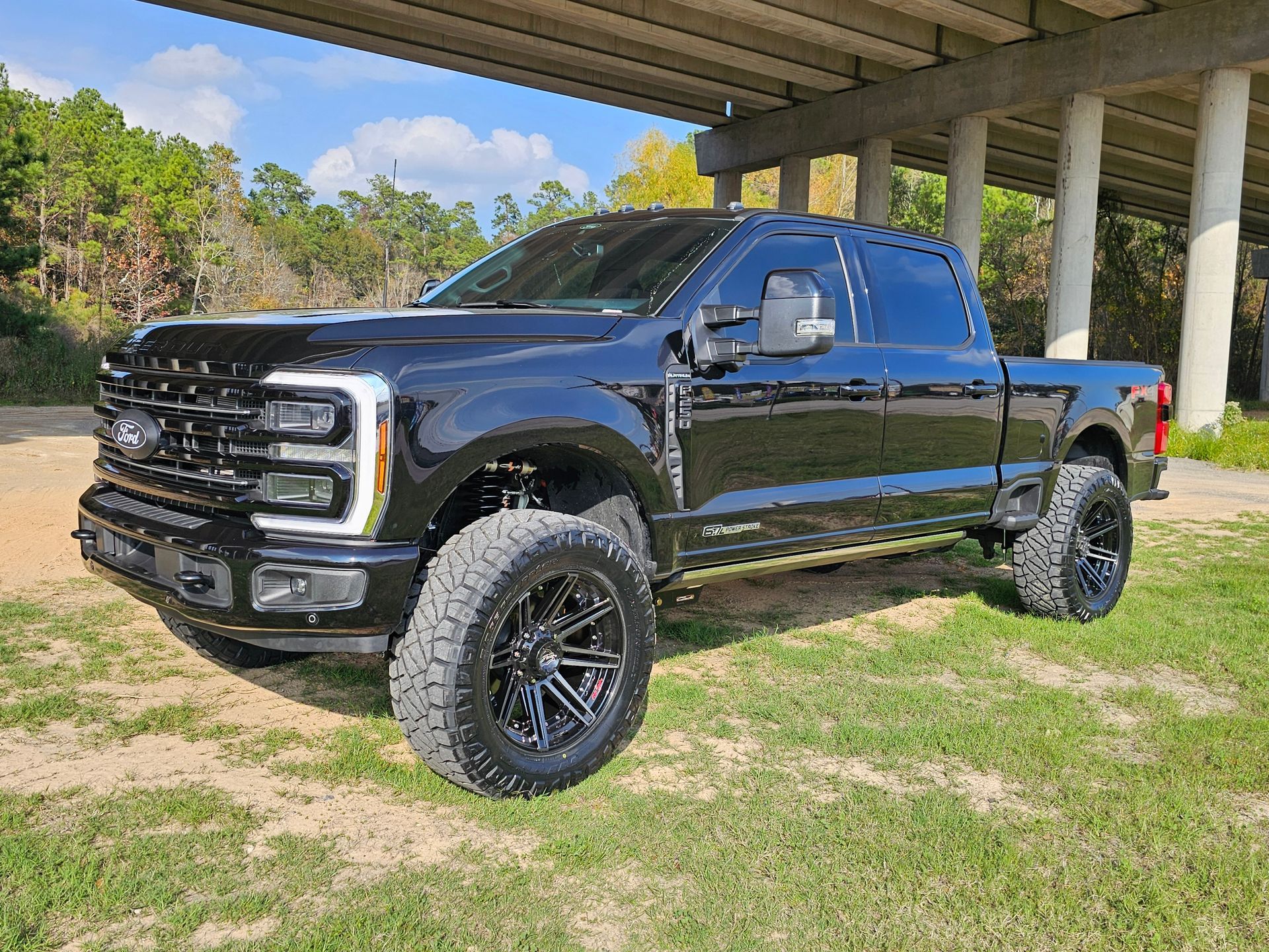 Black Ford Super Duty | Insane Automotive and Offroad