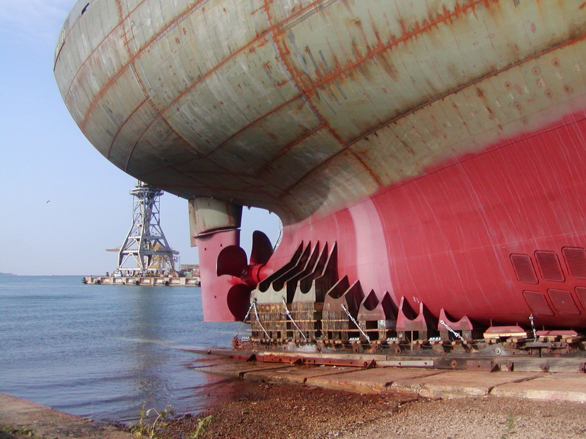 imbarcazione in un navale