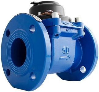 Contador de agua azul con bridas y pantalla digital negra.