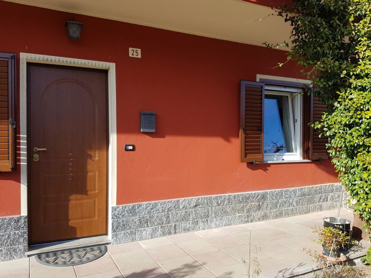 montaggio portoncini e finestre