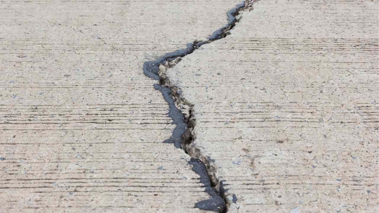 driveway repair signs